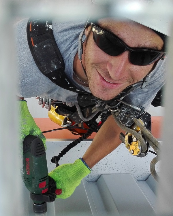 Монтаж металлопрофиля